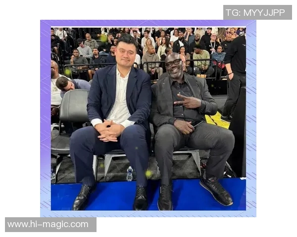 足球明星现身NBA赛场引发热议球迷期待跨界对决精彩瞬间